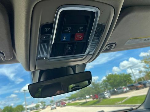 Used 2022 RAM 1500 Laramie AWD/4WD image 44