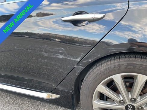 Used 2017 Hyundai Sonata Limited w/ Tech Package 03 image 9