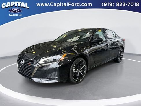 Used 2025 Nissan Altima 2.5 SR image 1