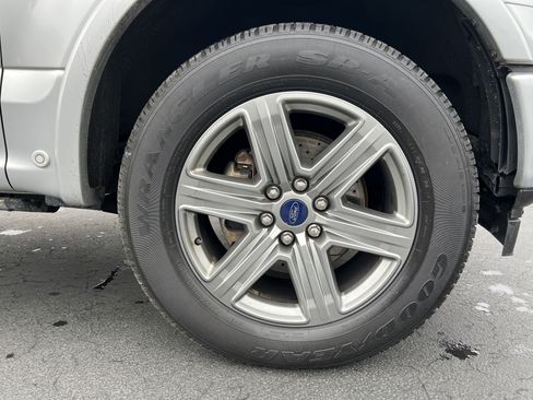 Used 2018 Ford F150 Lariat w/ Equipment Group 502A Luxury image 10