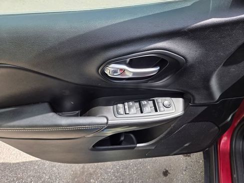 Used 2014 Jeep Cherokee Limited FWD image 12