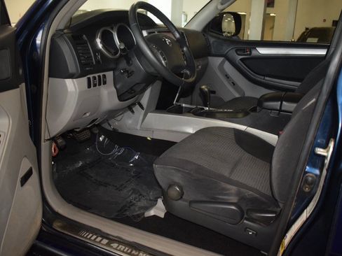 Used 2005 Toyota 4Runner Sport AWD/4WD image 26