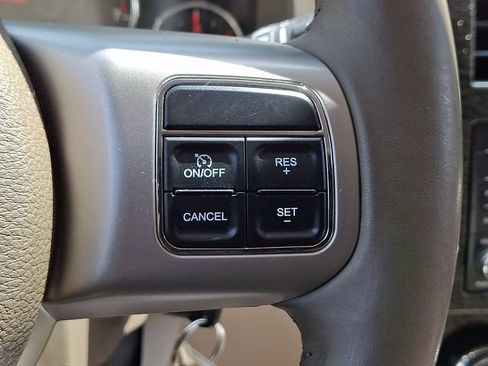 Used 2011 Jeep Liberty Limited w/ Tire & Wheel Group AWD/4WD image 24