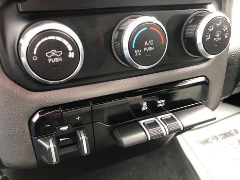 Used 2021 RAM 1500 Big Horn image 31