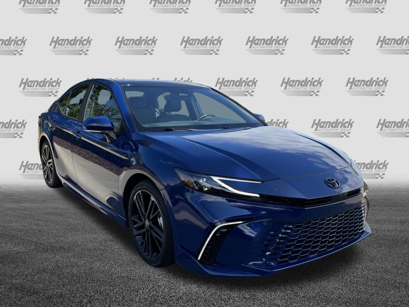 Used 2025 Toyota Camry XSE FWD image 2