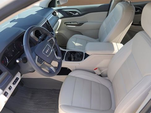 Used 2021 GMC Acadia Denali w/ Denali Technology Package image 9