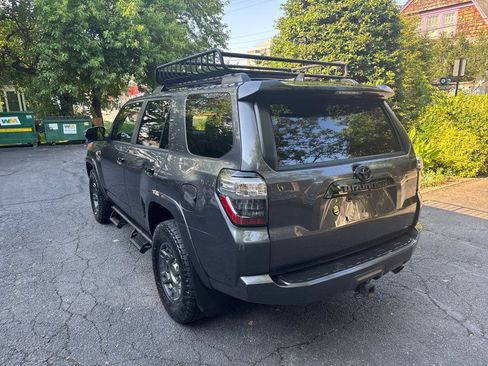 Used 2020 Toyota 4Runner Venture w/ Moonroof Package AWD/4WD image 4
