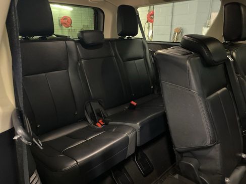 Used 2024 Ford Expedition Max XLT image 15