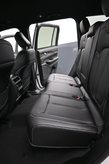 New 2026 Jeep Grand Cherokee Limited AWD/4WD image 8