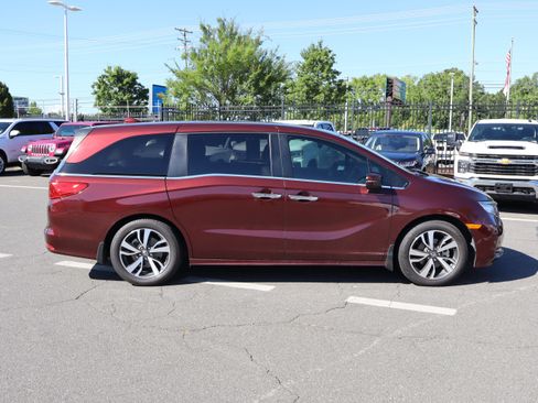Used 2021 Honda Odyssey Touring image 11