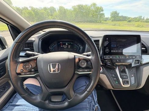 Used 2018 Honda Odyssey Touring image 15