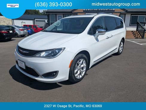Used 2019 Chrysler Pacifica Limited FWD image 1