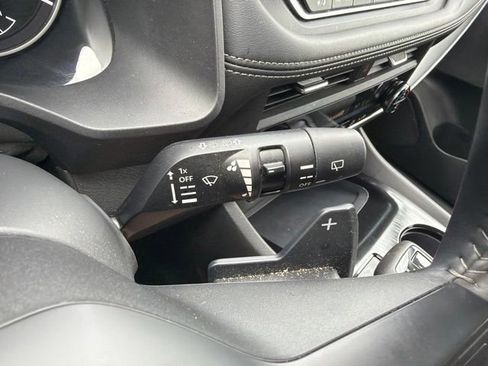 Used 2025 Nissan Rogue SV AWD/4WD image 34