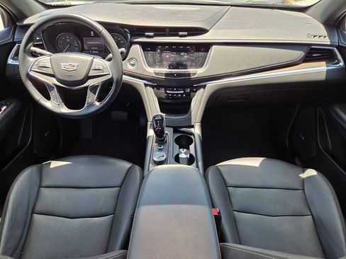 Used 2021 Cadillac XT5 Premium Luxury FWD image 17