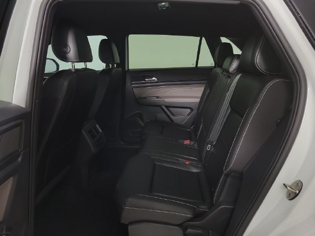 Used 2023 Volkswagen Atlas Cross Sport SE AWD/4WD image 15