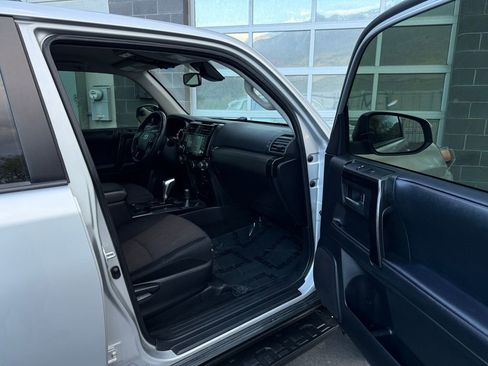 Used 2021 Toyota 4Runner TRD Off-Road image 18