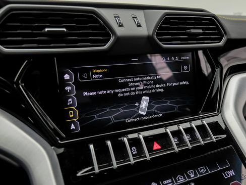Used 2022 Lamborghini Urus AWD/4WD image 76