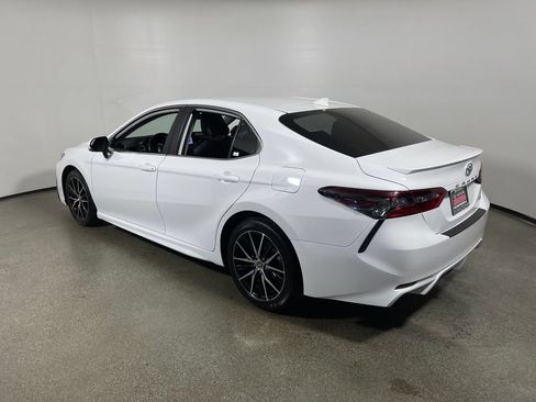 Certified 2024 Toyota Camry SE FWD image 5