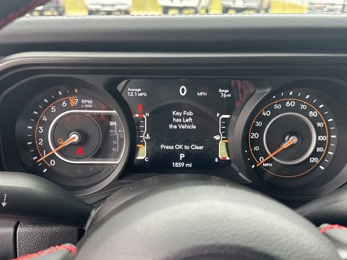Used 2024 Jeep Gladiator Rubicon AWD/4WD image 25