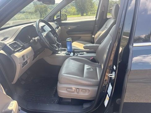 Used 2021 Honda Pilot Touring image 8