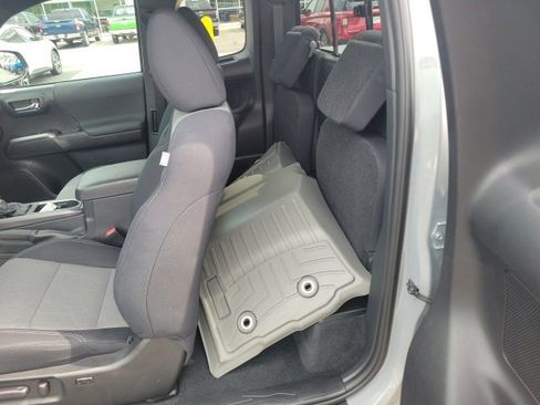 Used 2020 Toyota Tacoma TRD Off-Road image 19