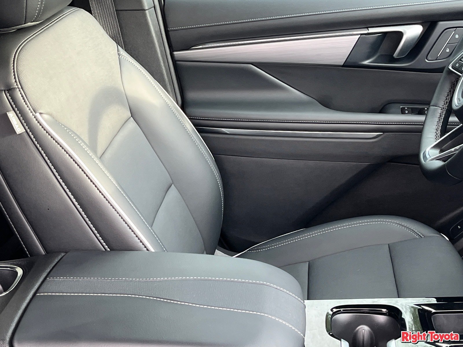 Used 2026 Buick Enclave Preferred FWD image 13