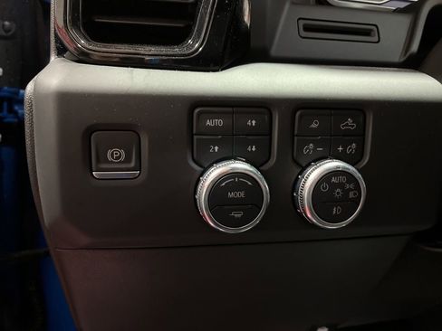 Used 2022 GMC Sierra 1500 AT4 w/ AT4 Premium Package image 21