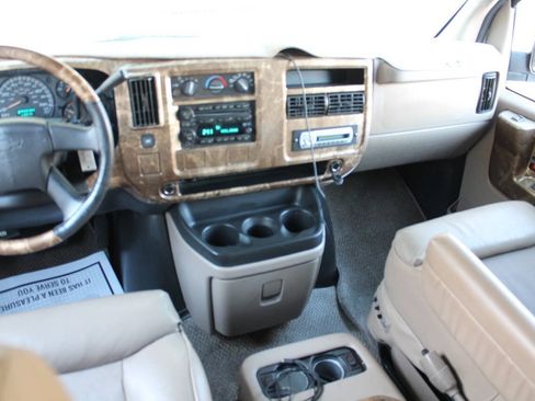 Used 2006 Chevrolet Express 1500 RWD image 53