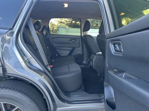 Used 2025 Nissan Rogue S image 9