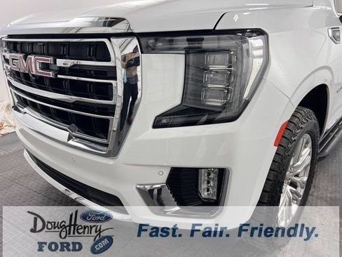 Used 2022 GMC Yukon SLT w/ SLT Premium Package image 10