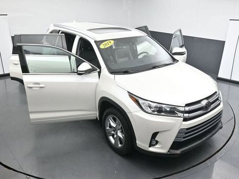 Used 2019 Toyota Highlander Limited image 37
