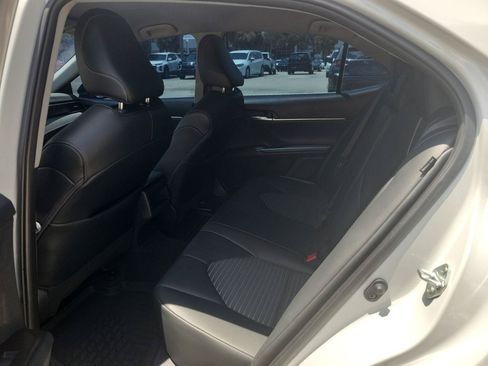 Used 2023 Toyota Camry SE FWD image 10