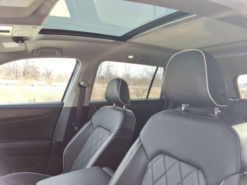 Used 2024 Volkswagen Atlas SEL Premium R-Line image 21