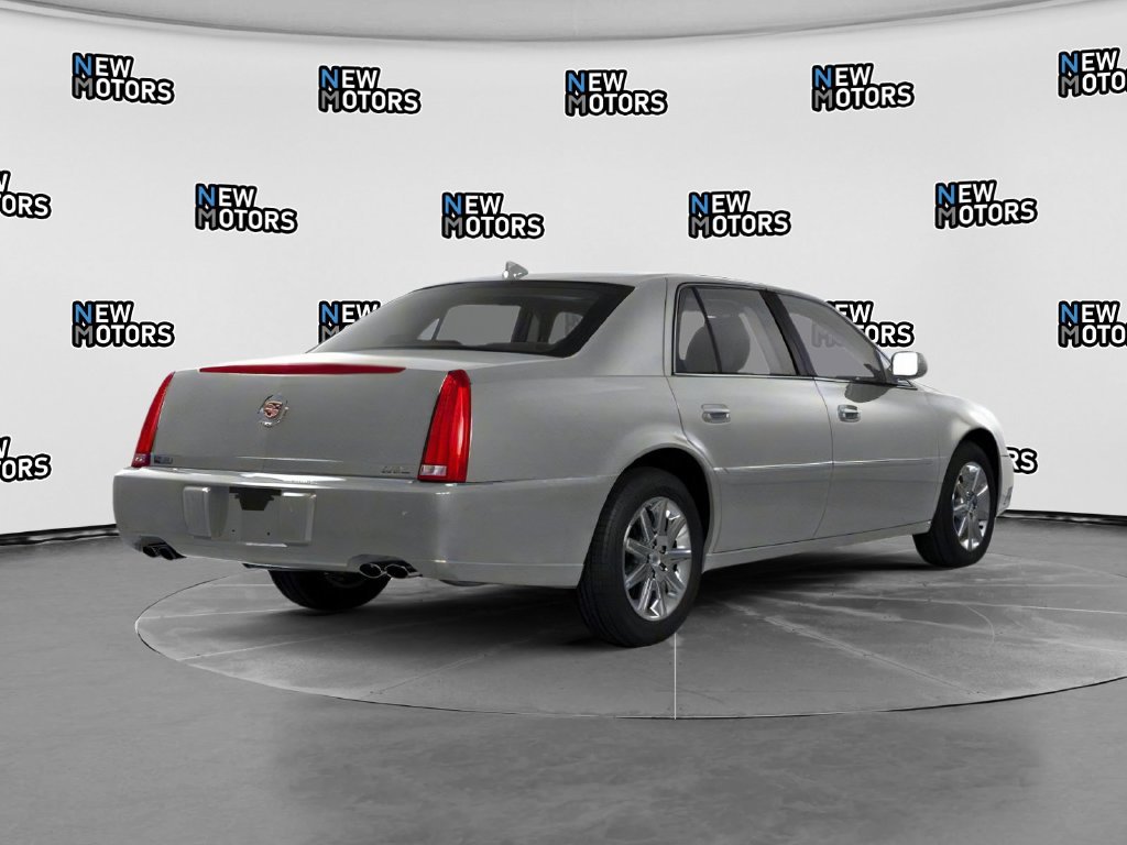 Used 2010 Cadillac DTS Luxury FWD image 2