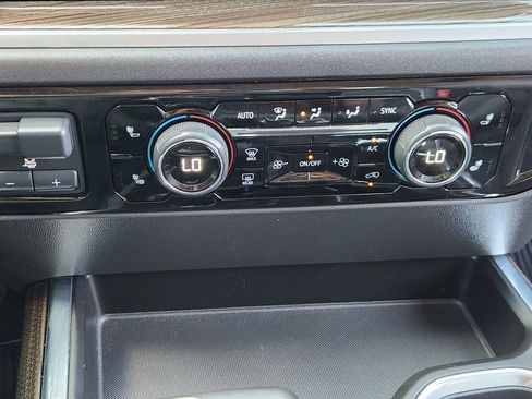 Used 2022 Chevrolet Silverado 1500 LT Trail Boss w/ LT Trail Boss Premium Package image 19