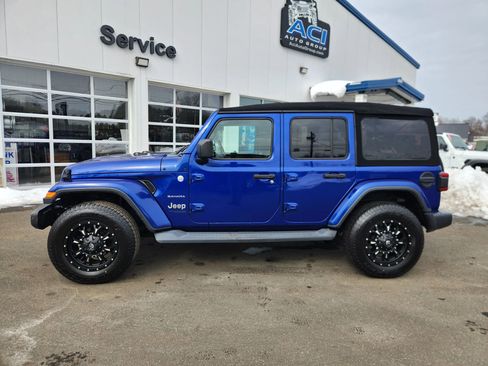 Used 2018 Jeep Wrangler Unlimited Sahara w/ Dual Top Group image 9