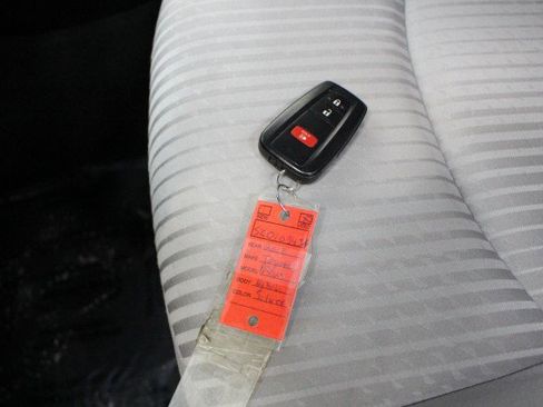 Used 2018 Toyota Prius Two image 33