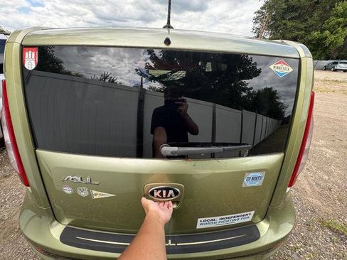 Used 2013 Kia Soul ! w/ Premium Pkg FWD image 25