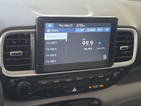 Used 2020 Hyundai Venue SEL FWD image 15