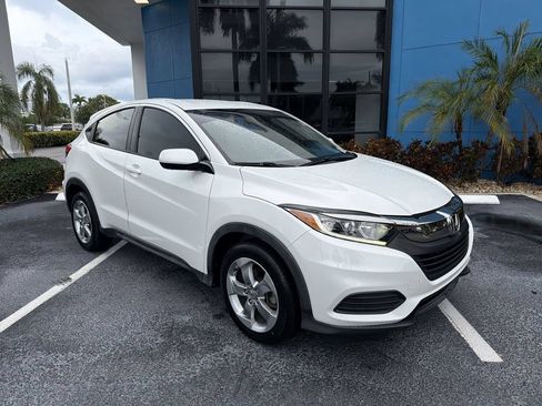 Certified 2021 Honda HR-V LX image 2