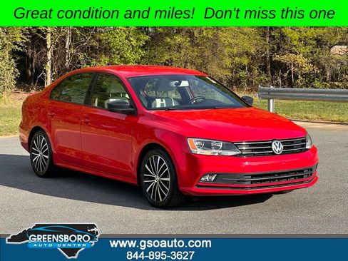 Used 2016 Volkswagen Jetta Sport image 8