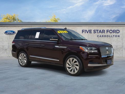 Used 2024 Lincoln Navigator Premiere AWD/4WD image 2