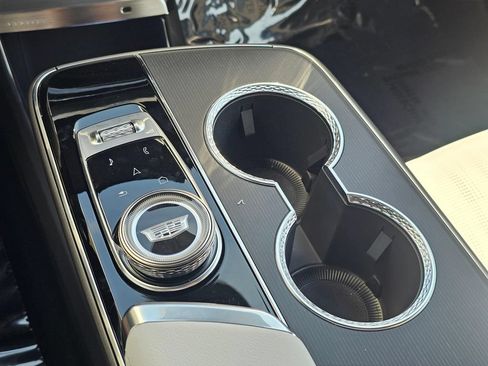 New 2026 Cadillac Lyriq Sport AWD/4WD image 32