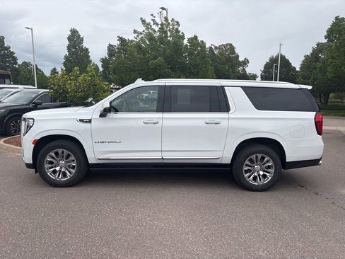 Used 2022 GMC Yukon XL Denali AWD/4WD image 2