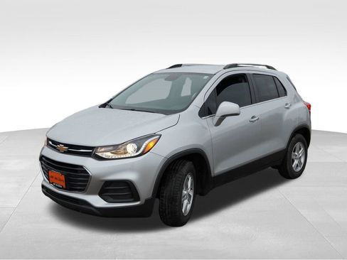 Used 2019 Chevrolet Trax LT w/ LT Convenience Package image 11