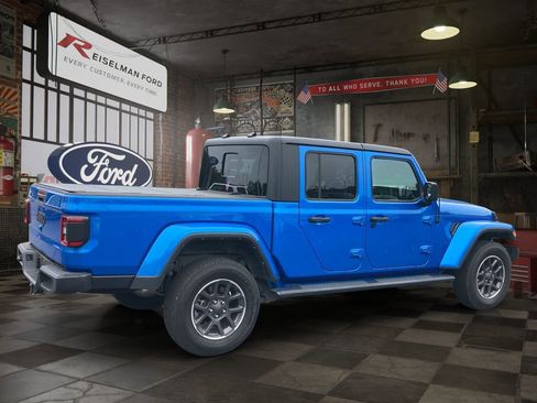 Used 2022 Jeep Gladiator Overland w/ Popular Equipment Package AWD/4WD image 6