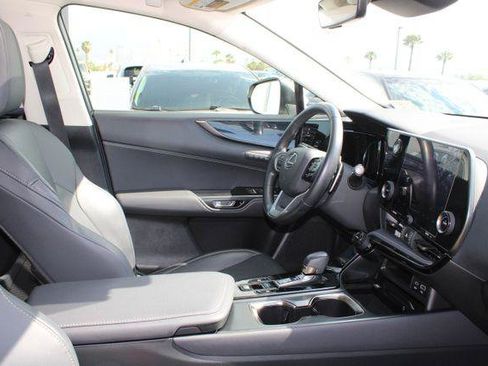 Certified 2024 Lexus NX 250 FWD w/ Premium Package image 5