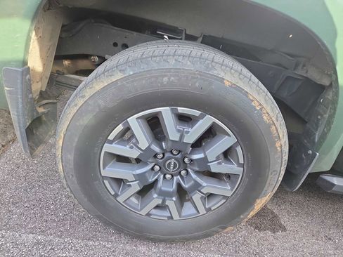 Used 2023 Nissan Frontier SV w/ SV Premium Package image 3