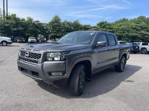 Used 2025 Nissan Frontier SV w/ SV Convenience Package RWD image 7
