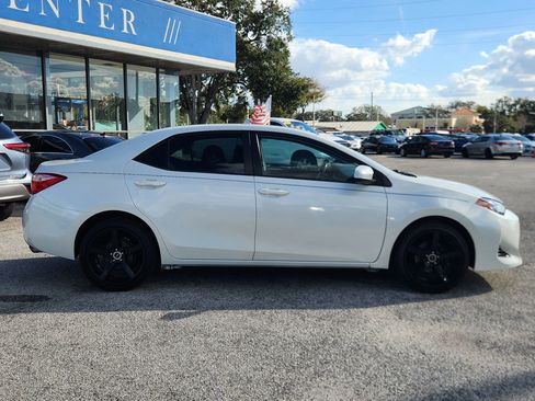 Used 2019 Toyota Corolla LE image 9